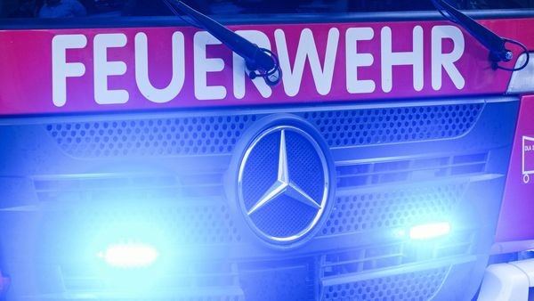 Velbert: Feuer in leerstehender Fabrik in der Mittelstraße