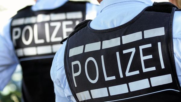 Unbekannte flexen Katalysator in Velbert-Mitte ab