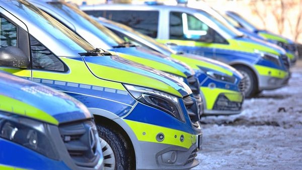 Versuchter Raub in Velbert: Zeuge stellt bewaffnetes Duo