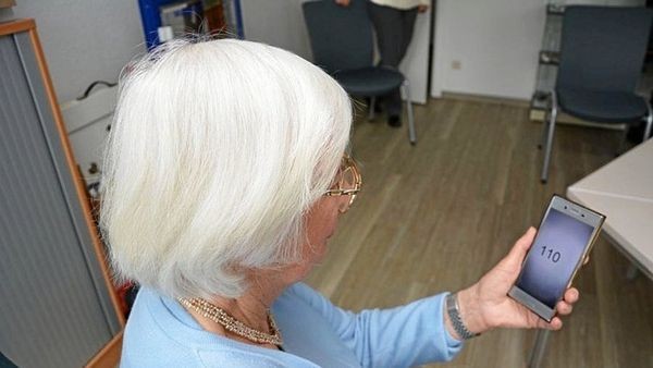 Velbert: Schockanruf – Seniorin um 150.000 Euro betrogen