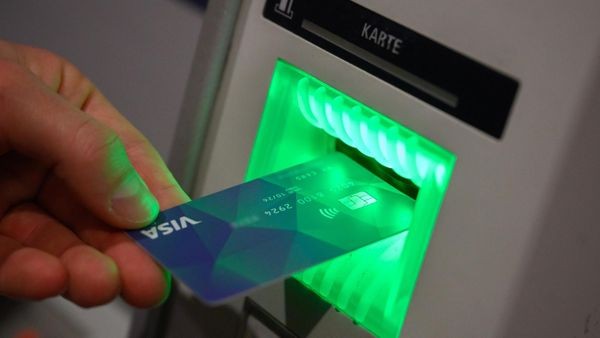Velberter Bezahlkarte für Asylbewerber hat bald ausgedient