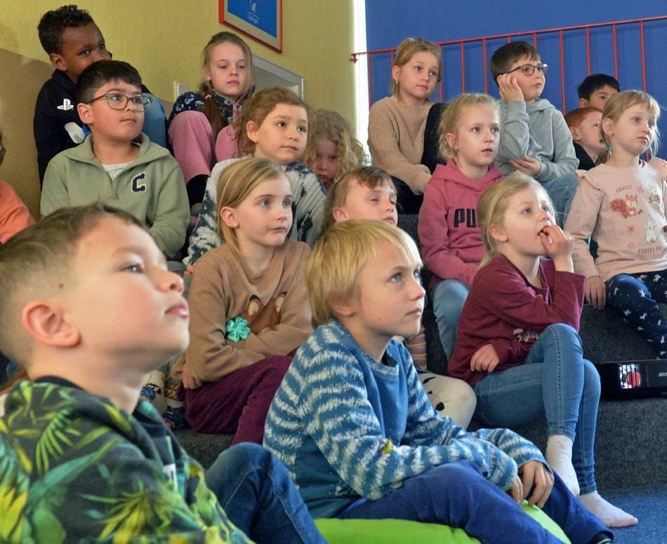 Stadtbibliothek: Der Bücherfrühling weckt bei Nevigeser Schulkindern die Lust aufs Lesen