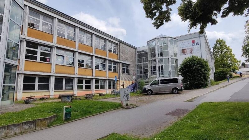 Ausschuss: Aufstockung des Personals in Rat geschoben