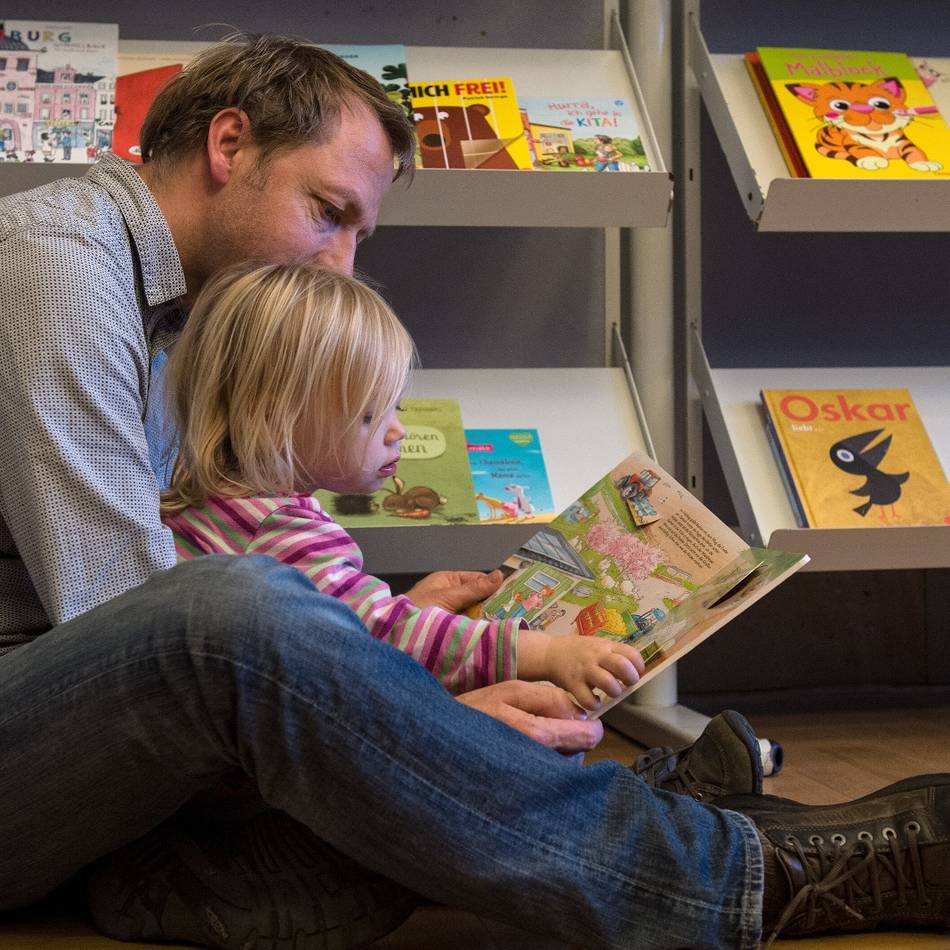 Zwischen dem 11. März und 10. April erkunden rund 850 Erstklässler im Zuge des „Bücherfrühlings“ die Kinderbibliotheken: Aktionswochen für Leseanfängerinnen und -anfänger starten