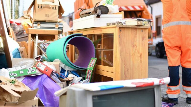 Bitte der Abfallberatung: Der Sperrmüll in Wülfrath wird in drei Touren abgefahren