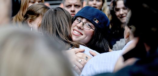 Billie Eilish in Berlin: Die clevere Nahbarkeit eines Superstars