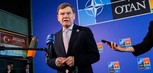 Nato: Johann Wadephul stellt sich hinter Fünf-Prozent-Vorgabe von Donald Trump