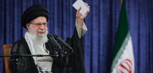 Iran: Ajatollah Ali Khamenei zweifelt an Atomverhandlungen mit Donald rump