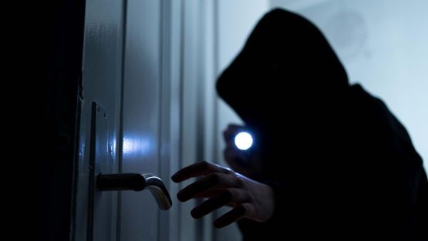 Einbruch und versuchter Einbruch: Täter fliehen unerkannt