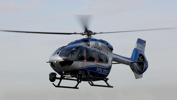 Ein lauter Knall, dann kreist der Hubschrauber über Velbert