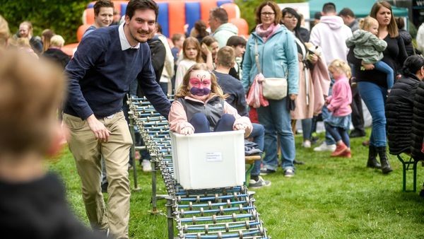 Trotz Bauarbeiten: Kinderfest steigt am Velberter Schloss
