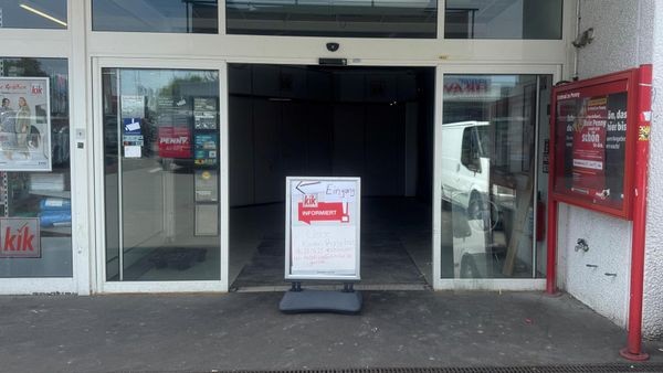 Direkt doppelt: Supermarkt und Drogerie schließen in Velbert