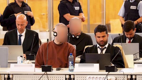 Prozess um illegale Zigarettenfabriken beginnt: Geständnisse