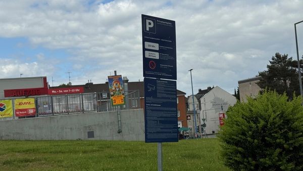 Bei Rewe in Velbert: Nachts parken jetzt verboten und teuer