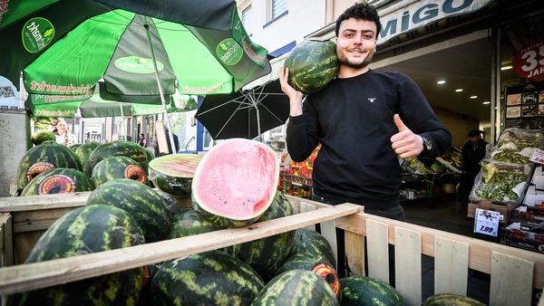 Türkischer Laden, spanischer Name: Obst bei Velberts „Amigo“