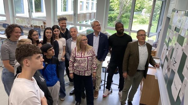 Über Kunst zur Sprache: Neues Lern-Projekt an Velberter Schule