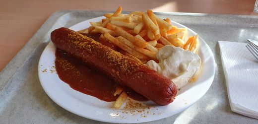 Kantinenessen-Ranking: Spaghetti Bolognese am beliebtesten, Currywurst rutscht ab