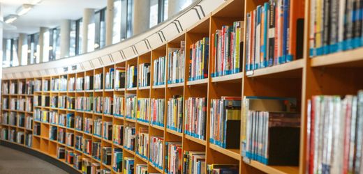 Münster: Bibliothek darf Bücher mit Warnhinweis versehen