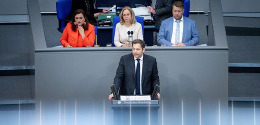 Schuldenbremse: Lars Klingbeil plant Ausnahmen für Haushalte 2025 und 2026