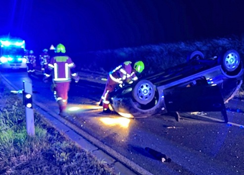 POL-ME: Alleinunfall mit dem Auto: 22-Jähriger schwer verletzt – 2505104