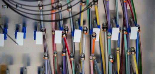 Quantenkommunikation: Forscher bauen Quantennetzwerk über gewöhnliches Datenkabel auf