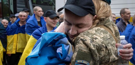 Ukraine-Krieg: Großer Gefangenenaustausch mit Russland hat offenbar begonnen