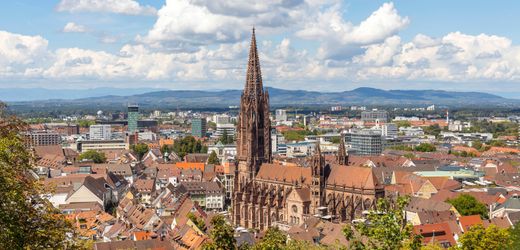 Freiburg: Neun Theologiestudentinnen bewerben sich auf Priesteramt