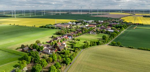 Feldheim in Brandenburg: Warum dieses Dorf nur 12 Cent für Strom bezahlt