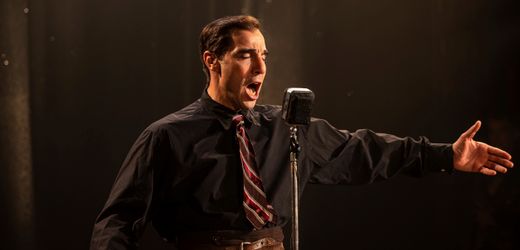 »Monsieur Aznavour« Biopic: Ein Leben als herrlich schmalziges Chanson