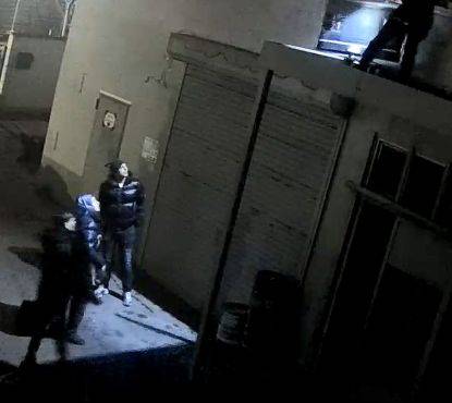 Suche bislang erfolglos: Polizei fahndet nach Brandstiftern in Neusser Gewerbegebiet