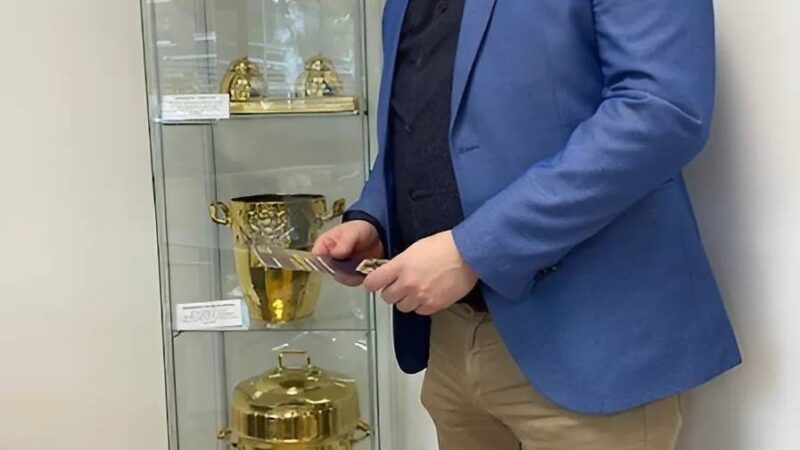 Aus dem Deutschen Messingmuseum: Krefelds kleinste Wanderausstellung