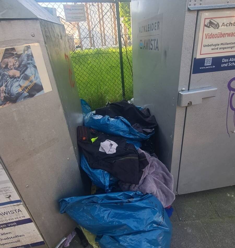 An Containern in Düsseldorf: Holthausener ärgert sich über Ratten und „abgeladenen Müll“