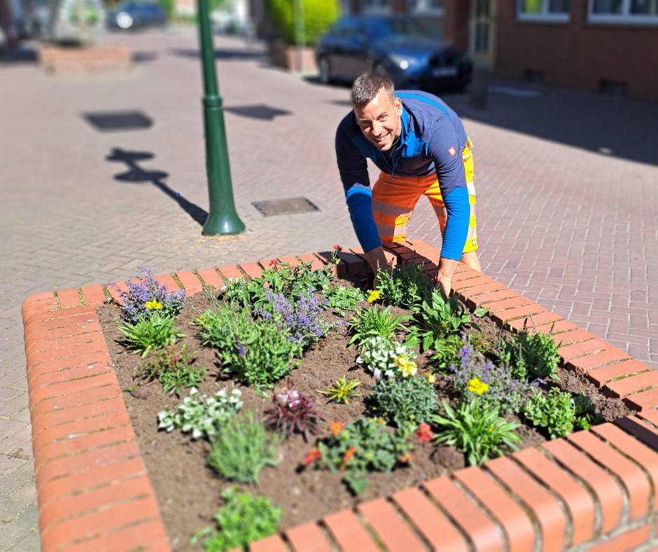 Verschönerung der Innenstadt: Farbenfrohe Beete dank der Aktion „Kevelaer blüht auf“