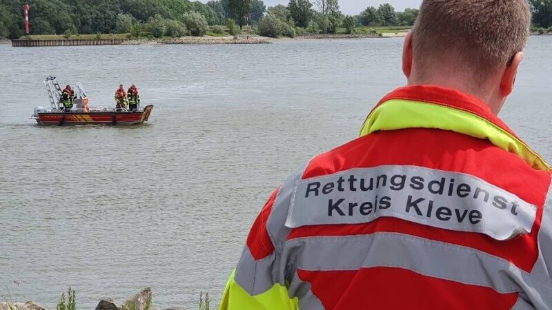 Auf dem Rhein: Leiche in Fischernetz von Aalschokker bei Grieth gefunden