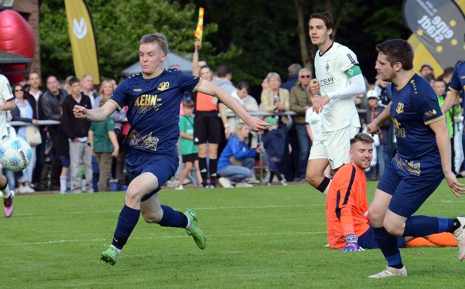 Borussia Mönchengladbach zu Gast: Ein Abend für die Ewigkeit beim SV Glehn