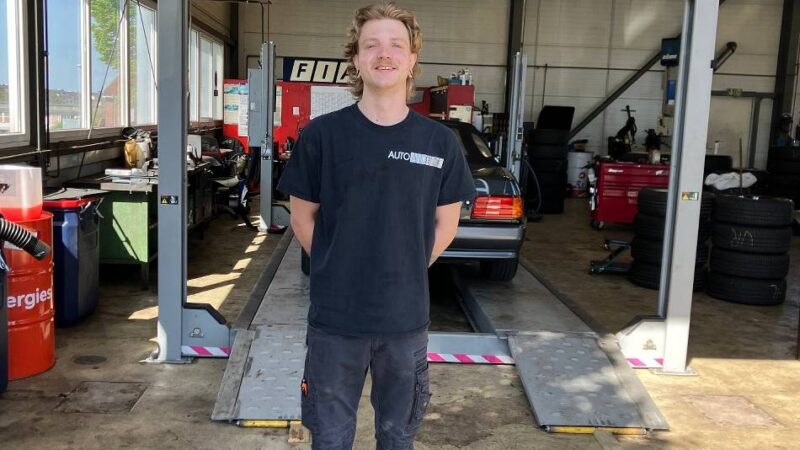 Kfz-Mechatroniker aus Remscheider Autohaus: „Ich war sowieso immer der Handwerker-Typ“