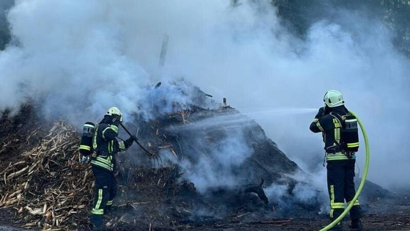 Feuerwehr Dinslaken: Rettungskräfte am Montag im Dauereinsatz