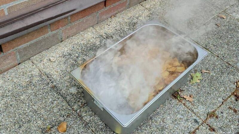 Einsatz am Vatertag: Essen angebrannt – Feuerwehr rückt zum Restaurant am Wisseler See aus