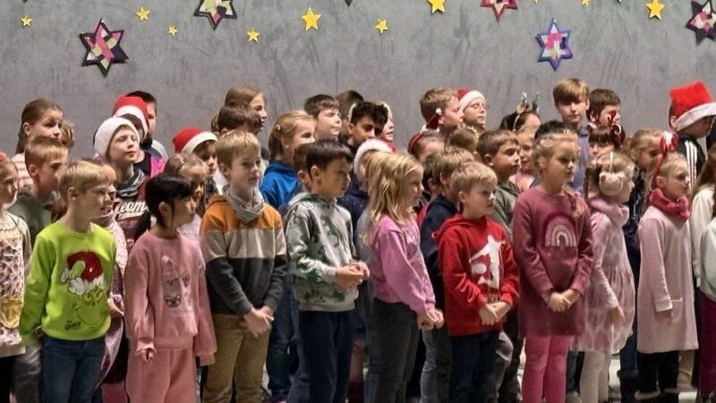 Für Singstunden in der Schule: Hubertus Grundschule Kevelaer sucht neue Chorleitung