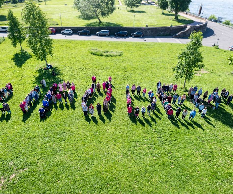 Aktion zum Weltlipödem-Tag am 18. Mai: Lipödem-Betroffene senden in Düsseldorf Zeichen an die Politik