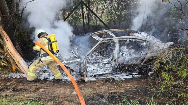 Weit durch die Luft geflogen: Vier Verletzte bei schwerem Unfall auf der A57