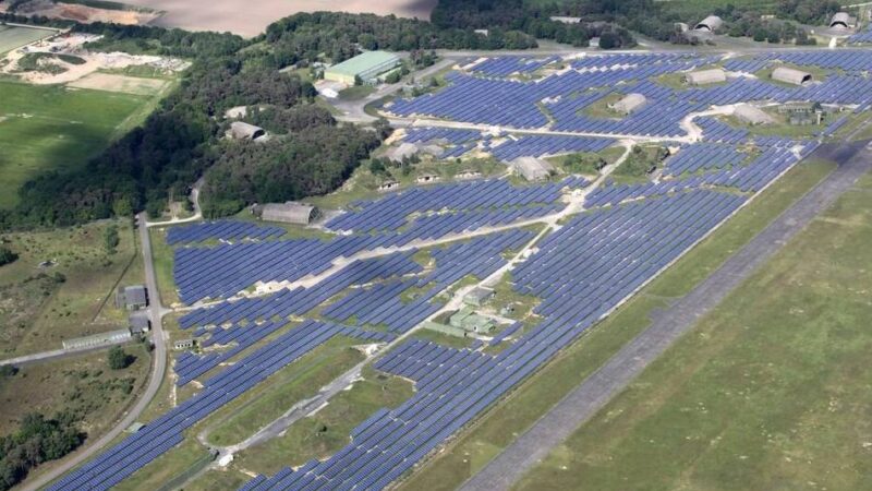 11.000 neue PV-Module installiert: Flughafen Weeze hat Mega-Solaranlage erweitert