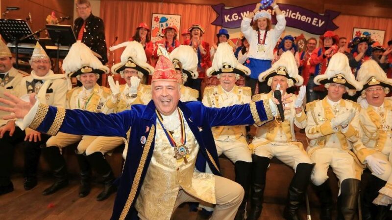 Wupperveilchen werden 100 Jahre alt: Das närrische Herz schlägt für Lila und Weiß