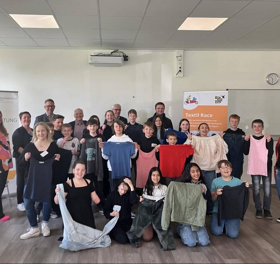 Wettbewerb zum Klimaschutz im Kreis Wesel: Sekundarschule Alpen startet Textil-Race
