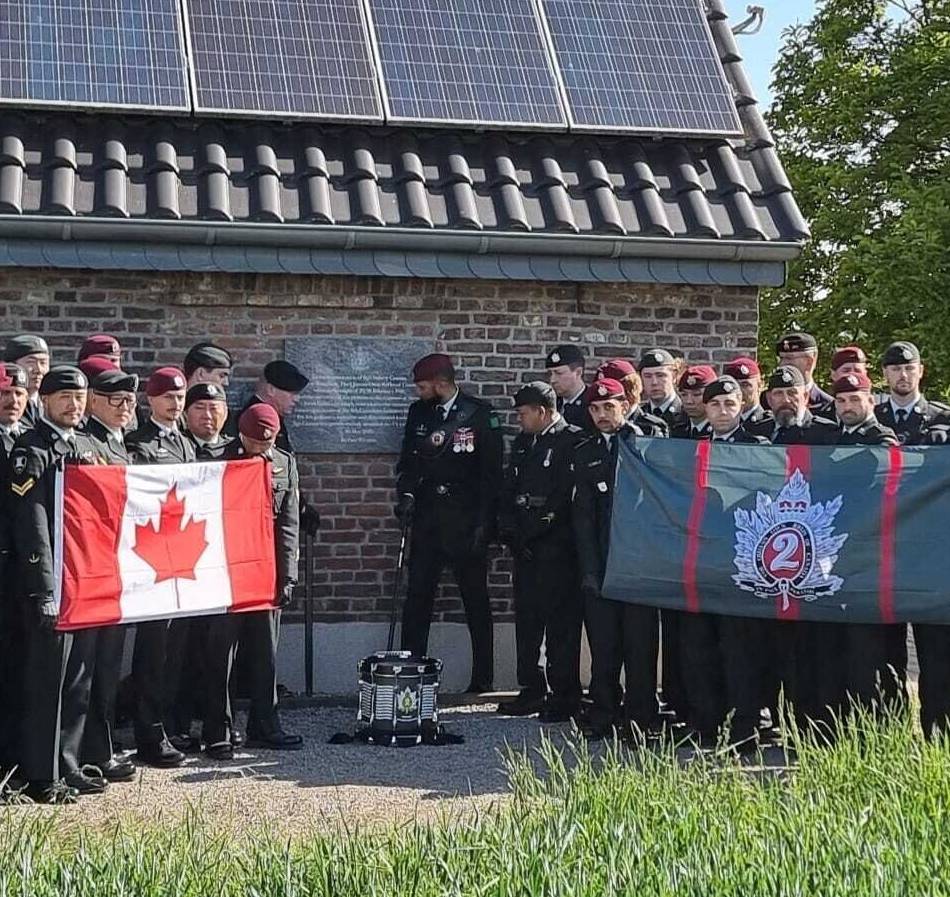Erinnerung an einen Helden: Kanadier ehren Victoria-Kreuz-Träger Aubrey Cosens in Keppeln