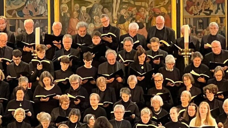 Großes Friedenskonzert in der Hückeswagener Pauluskirche: Ingrid Kammerer besucht mit Chor die alte Heimat