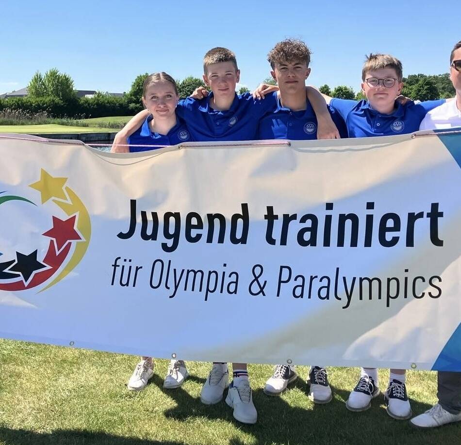 „Jugend trainiert für Olympia und Paralympics“: Gymnasium-Golfteam startet auf Anhieb durch