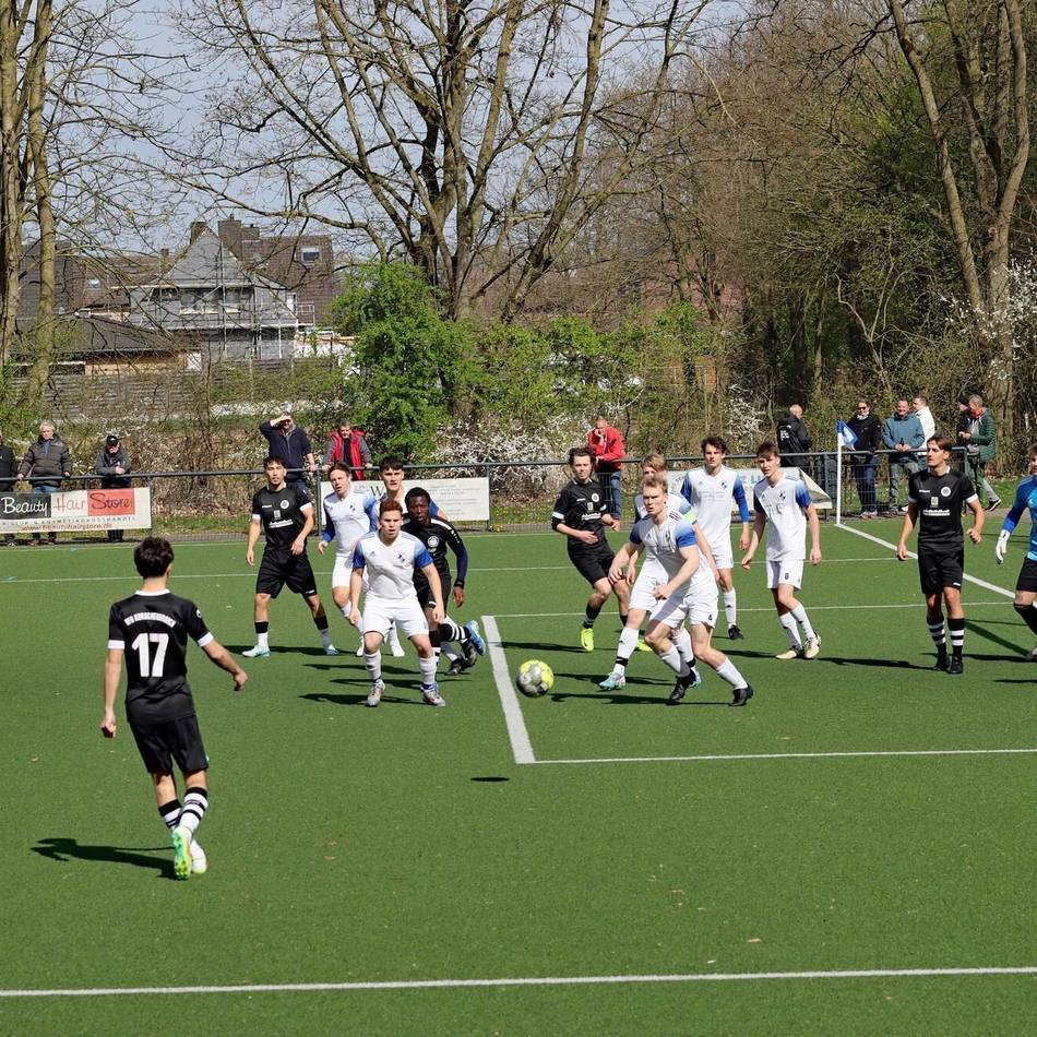 Kampf um Relegation noch offen: Das spannende Aufstiegsrennen in den B-Ligen
