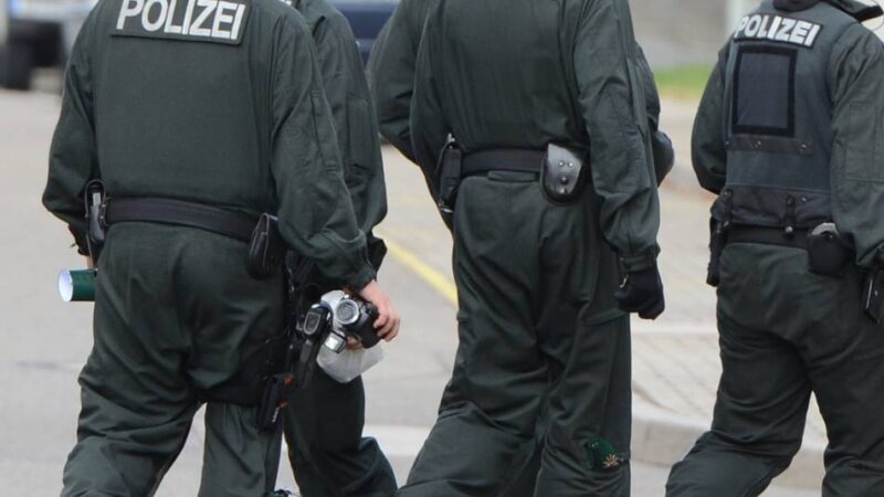 Aufregung in Jüchen-Neuenhoven: Besuch des Schornsteinfegers endet mit SEK-Einsatz