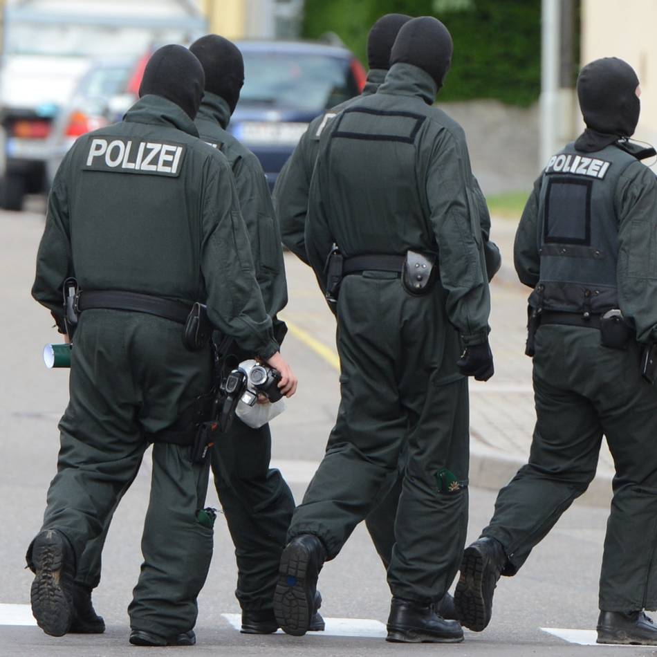 Aufregung in Jüchen-Neuenhoven: Besuch des Schornsteinfegers endet mit SEK-Einsatz
